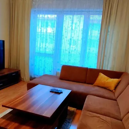 Apartmán 2 Izbovy Byt 60m2 V Centre Na Bakossovej, 24h Self Checkin